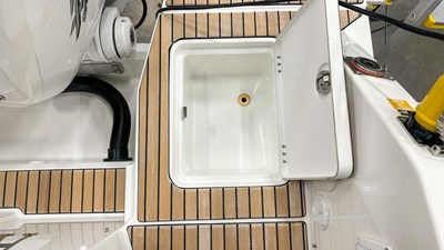 JEANNEAU CAP CAMARAT 10.5 WA SERIE2 84 