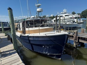 LADY ZARA 3 Starboard Bow