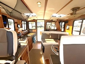 LADY ZARA 11 Helm Looking Aft