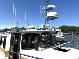 LADY ZARA 26 Stateroom Hatch