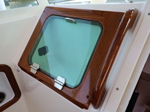 BONHEUR 15 Glovebox 