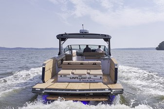 UNPLUGGED 7 Stern profile