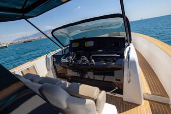 M/Y FiZZY 10