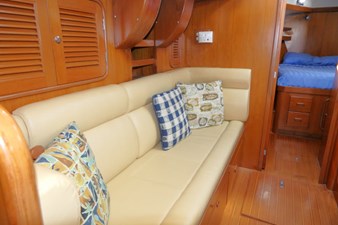 PEREGRINE 17 Salon Port Fwd
