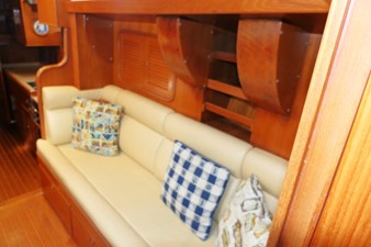 PEREGRINE 22 Salon Port