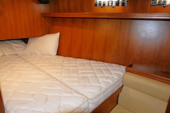 PEREGRINE 43 Guest Port Aft