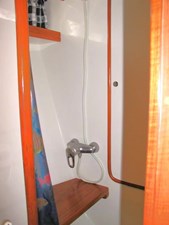 PEREGRINE 48 Guest Shower