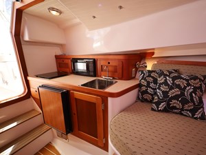 SIDEKICK 16 SIDEKICK, 2007 Hunt Yachts Surfhunter 29: Galley
