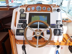 SIDEKICK 10 SIDEKICK, 2007 Hunt Yachts Surfhunter 29: Helm