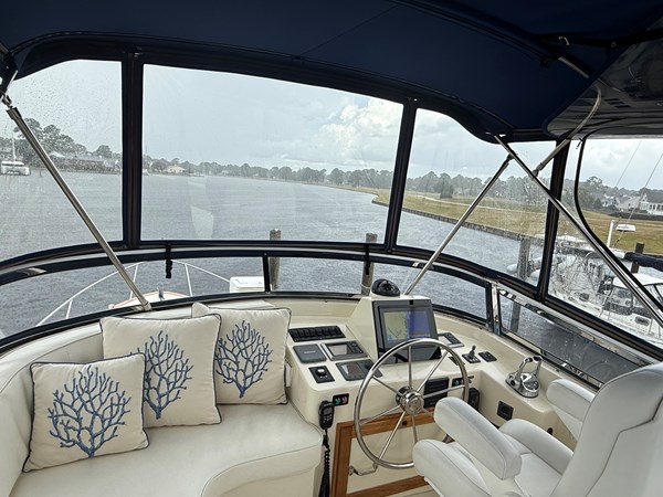 Flybridge Helm and Seating