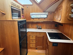 STARLITE 32 Galley with Sink and Stove