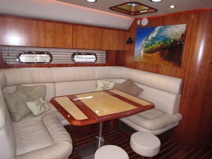 ENDLESS SUMMER 3 Port side dinette