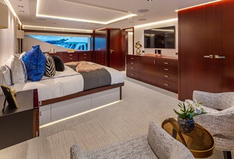 LION'S DEN 17 