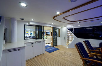 SUPERSTAR 2001 WESTPORT Motor Yacht Raised Pilothouse Motor Yacht Yacht MLS #455932 4