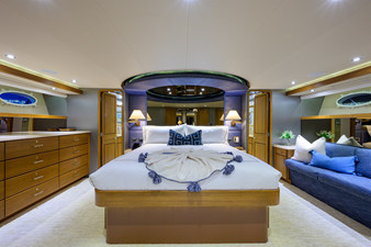 SUPERSTAR 2001 WESTPORT Motor Yacht Raised Pilothouse Motor Yacht Yacht MLS #455932 46