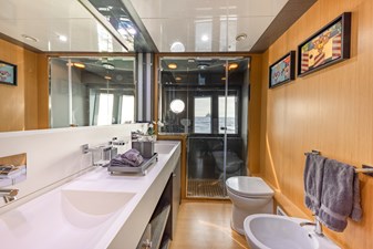 SILVER BREEZE 8 Main Stateroom - En Suite