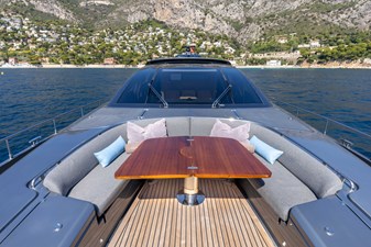 SILVER BREEZE 16 Forward Deck Lounge