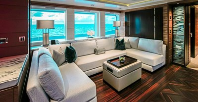 SUPERYACHT W 4 