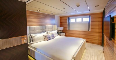 SUPERYACHT W 11 