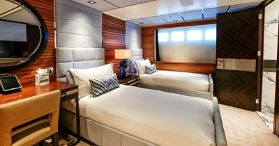 SUPERYACHT W 13 