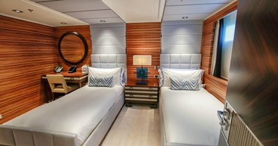 SUPERYACHT W 14 