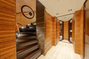SUPERYACHT W 21 Companionway