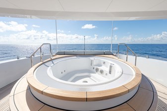 SUPERYACHT W 59 Sun Deck Jacuzzi