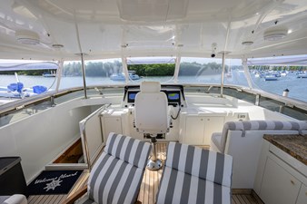 ST. TROPEZ  28 68_cheoy_lee_st_tropez_flybridge_16