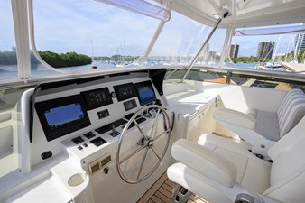 ST. TROPEZ  30 68_cheoy_lee_st_tropez_flybridge_19