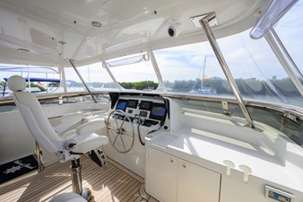 ST. TROPEZ  32 68_cheoy_lee_st_tropez_flybridge_23