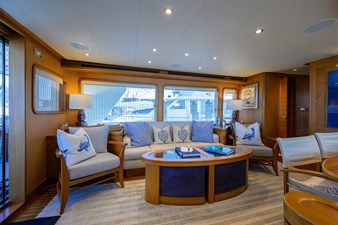 ST. TROPEZ  33 68_cheoy_lee_st_tropez_salon_01