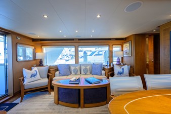 ST. TROPEZ  35 68_cheoy_lee_st_tropez_salon_03