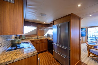 ST. TROPEZ  43 68_cheoy_lee_st_tropez_galley_02