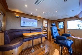 ST. TROPEZ  51 68_cheoy_lee_st_tropez_pilothouse_08
