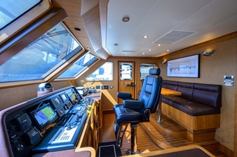 ST. TROPEZ  52 68_cheoy_lee_st_tropez_pilothouse_09