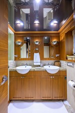 ST. TROPEZ  58 68_cheoy_lee_st_tropez__head_01