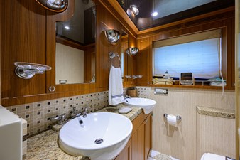 ST. TROPEZ  61 68_cheoy_lee_st_tropez__head_04