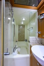 ST. TROPEZ  62 68_cheoy_lee_st_tropez__head_05