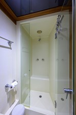 ST. TROPEZ  75 68_cheoy_lee_st_tropez_aft_stateroom_head_03