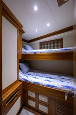ST. TROPEZ  77 68_cheoy_lee_st_tropez_crew_stateroom_01