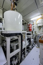 ST. TROPEZ  85 68_cheoy_lee_st_tropez_engine_room_03