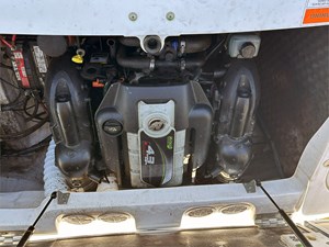 19' Rinker 2012 196 Captiva 15 