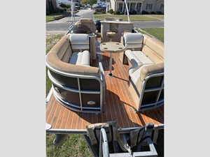 25' South Bay 2013 524 E 5 