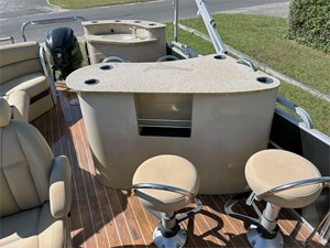 25' South Bay 2013 524 E 7 