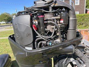 25' South Bay 2013 524 E 17 