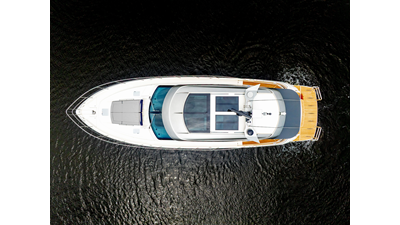 6000 SPORT YACHT 15 
