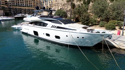Antonina 0 Ferretti 800 2010 - Antonina