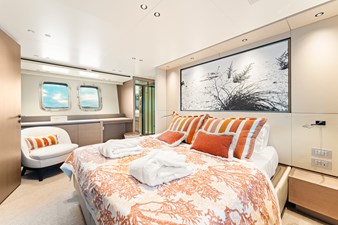 NORTH 8