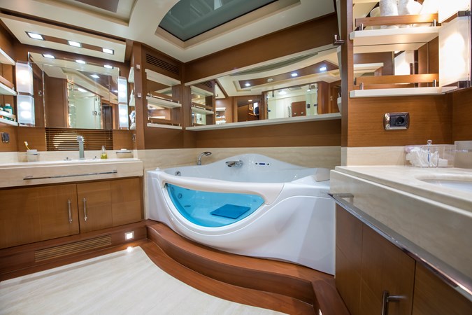 La Rubia Interior –&nbsp;Master Cabin Ensuite