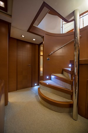 La Rubia Interior – Stairwell